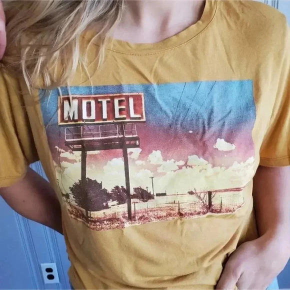 Graphic Cropped Tee Shirt - Small - Picture 6 of 7